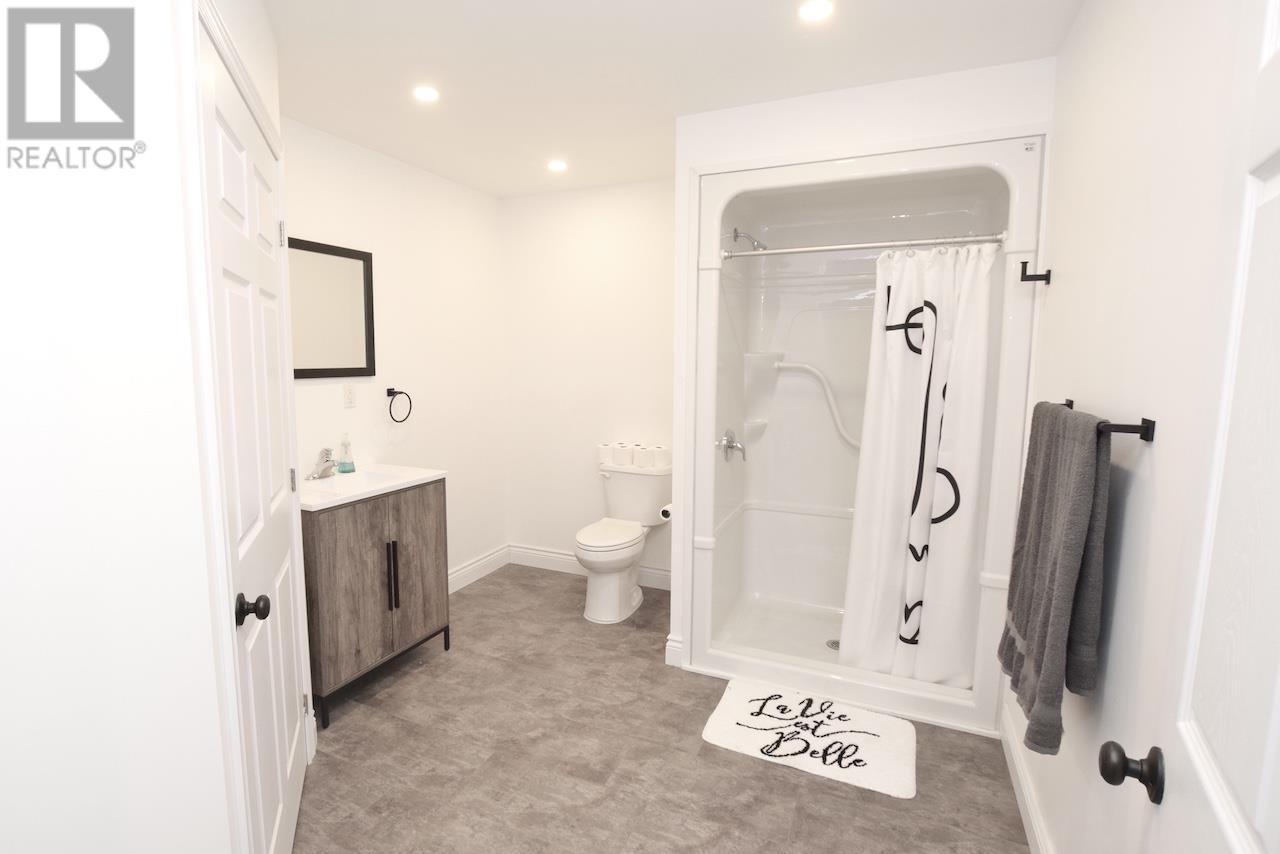 21 & 23 Timber Rd, Elliot Lake, Ontario P5A 2T1 - Photo 20 - SM253295