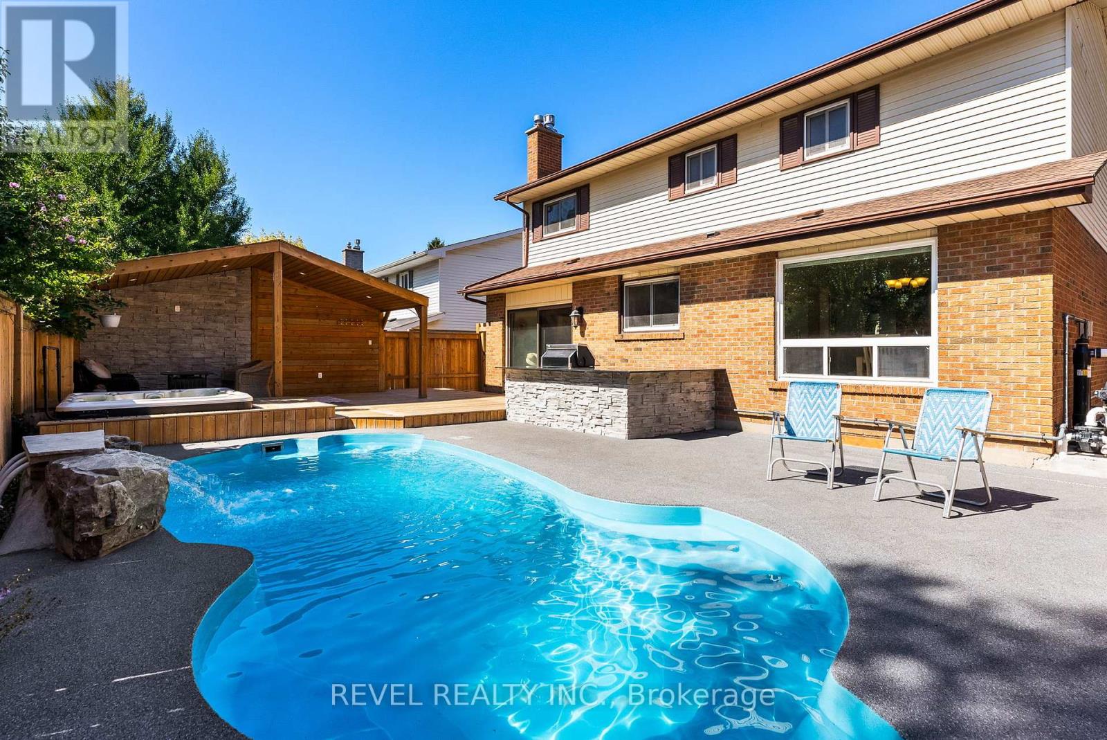 205 Ontario Street E, Whitby, Ontario  L1N 6L8 - Photo 1 - E12585592