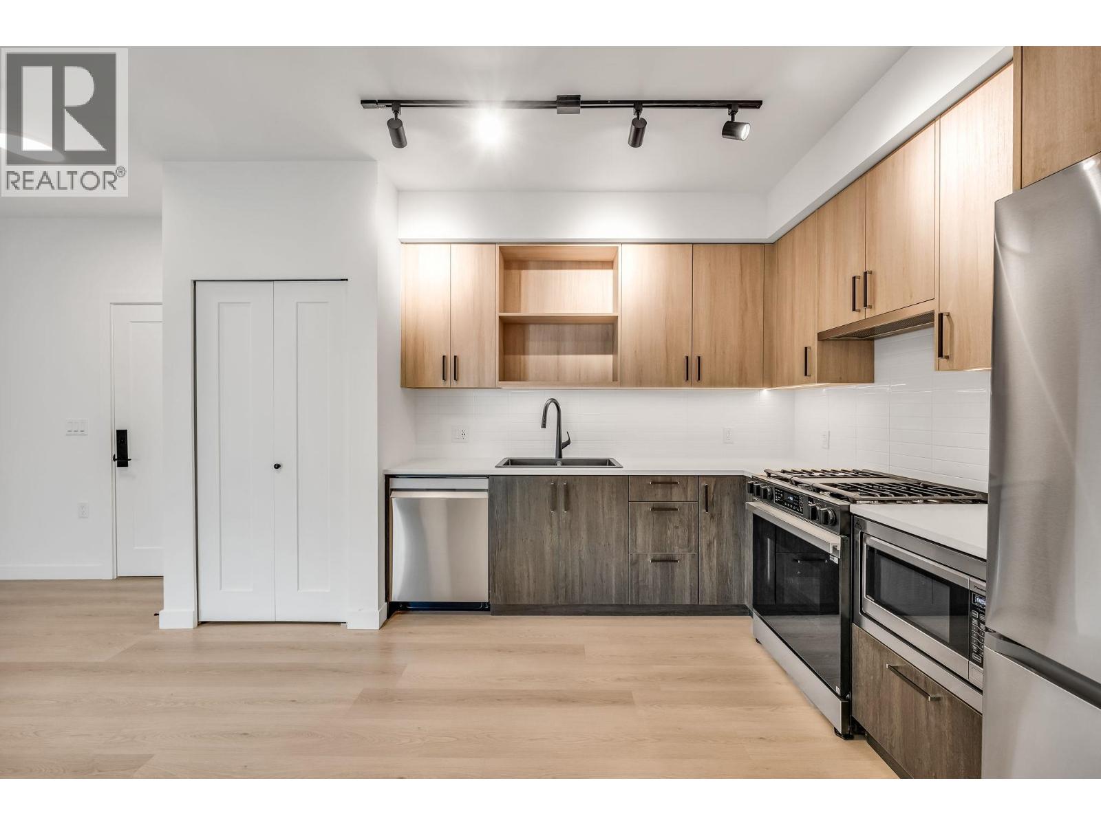 204 2002 St George Street, Port Moody, British Columbia V3H 2E6 - Photo 8 - R3047068