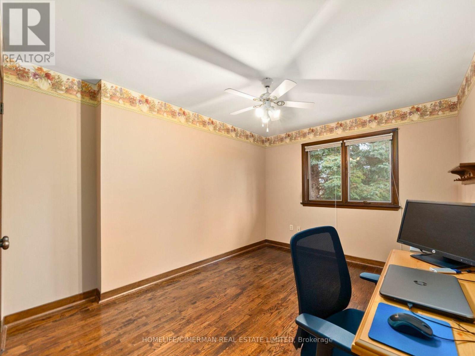 2-Storey House - 145 Pemberton Road, Richmond Hill, Ontario  L4C 3T6 - Photo 10 - N12585356