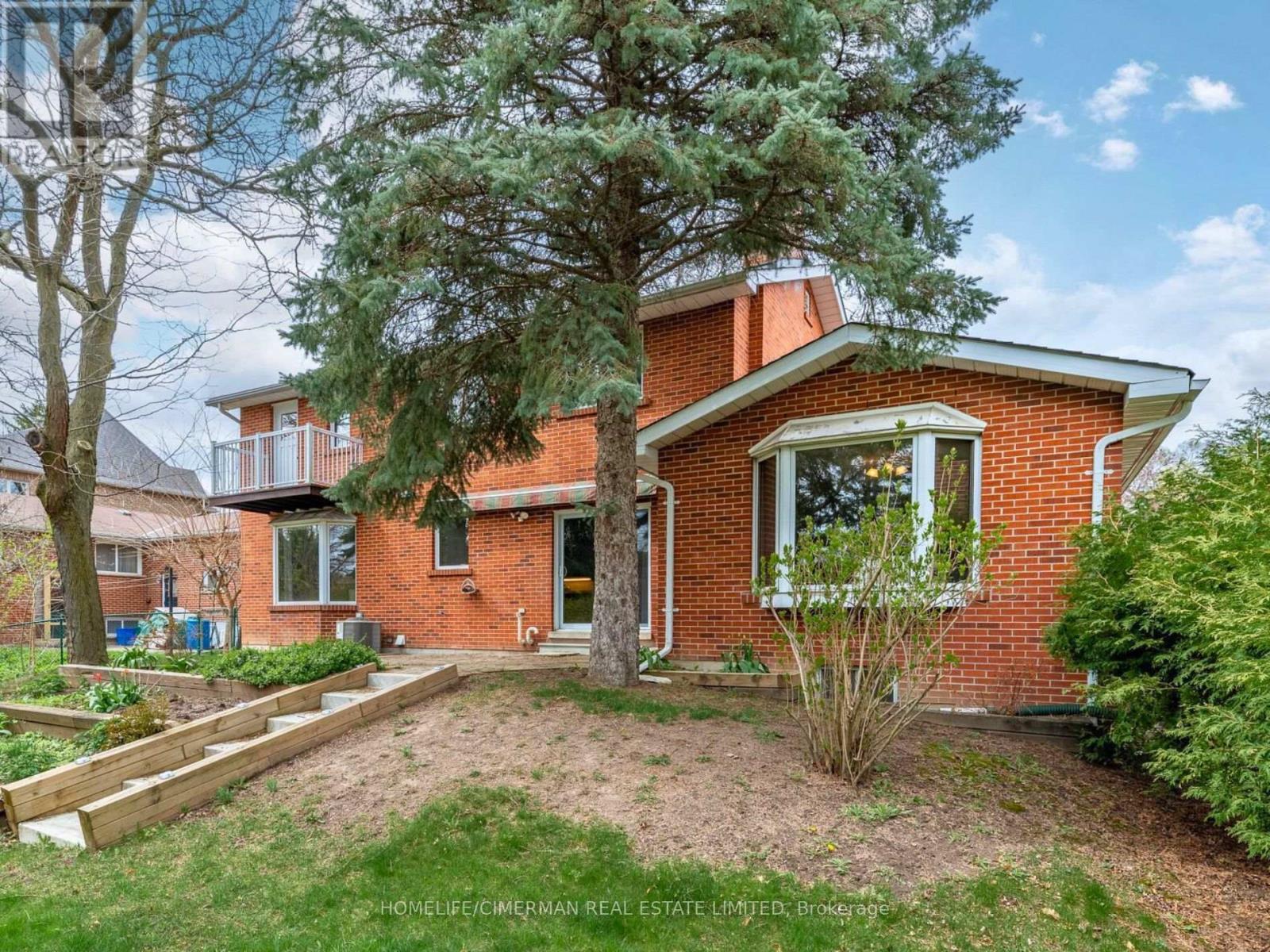 2-Storey House - 145 Pemberton Road, Richmond Hill, Ontario  L4C 3T6 - Photo 14 - N12585356