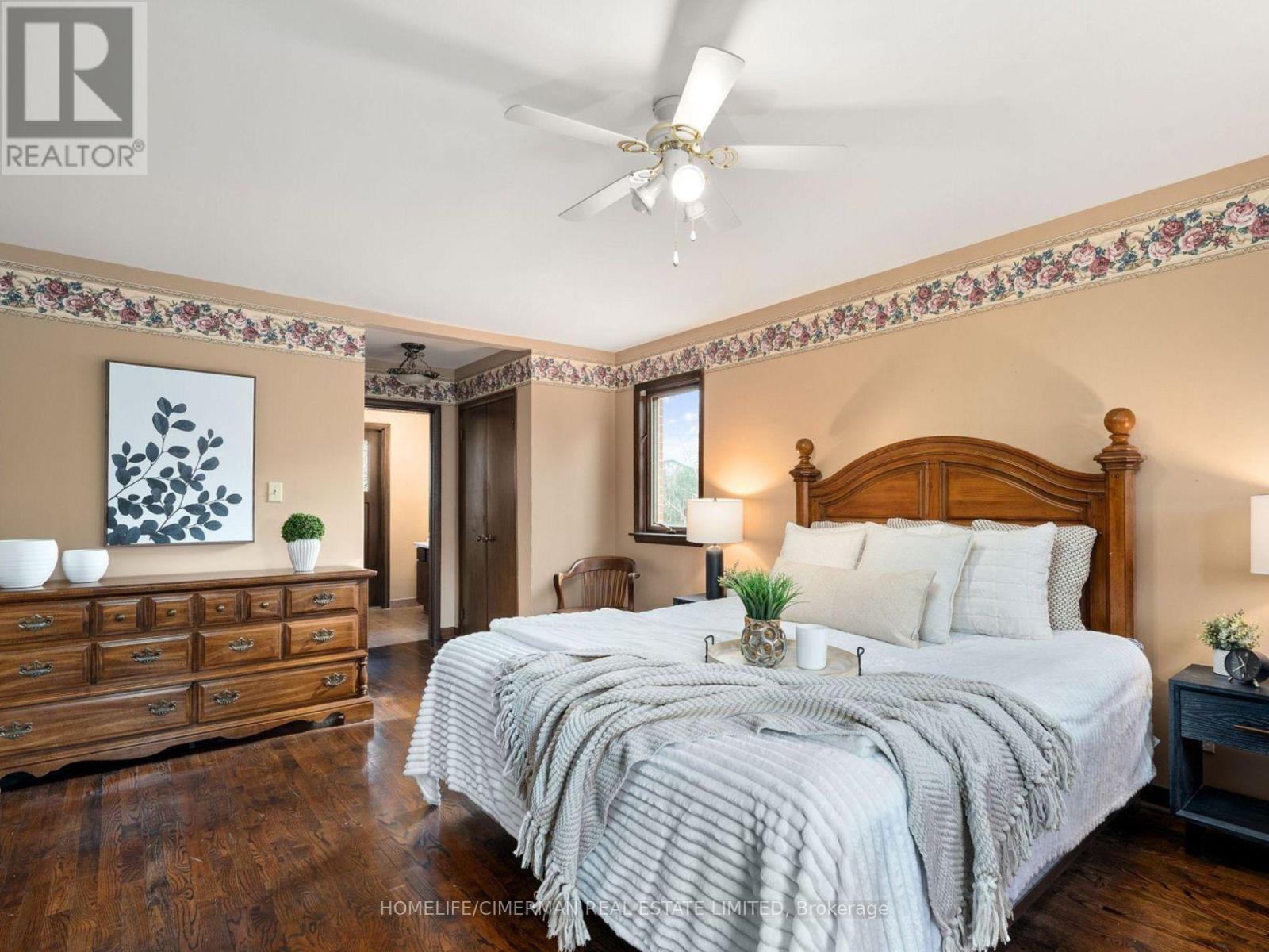 2-Storey House - 145 Pemberton Road, Richmond Hill, Ontario  L4C 3T6 - Photo 8 - N12585356