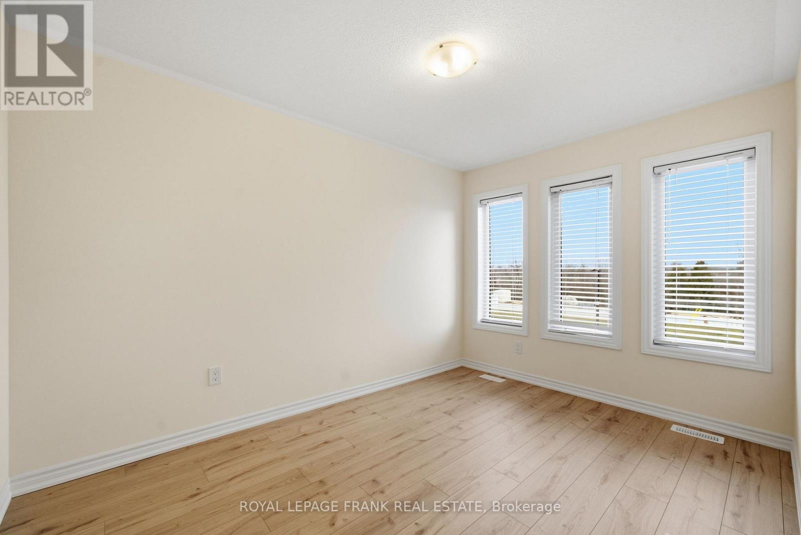 64 Hickey Lane, Kawartha Lakes (Lindsay), Ontario  K9V 0T2 - Photo 24 - X12585452