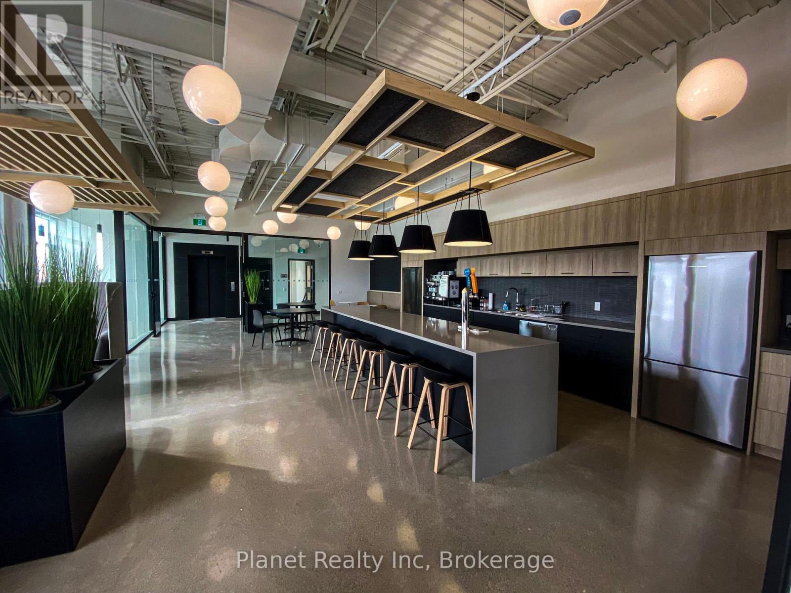 201 - 412 Laird Road, Guelph, Ontario N1G 3X7 - Photo 5 - X12585530