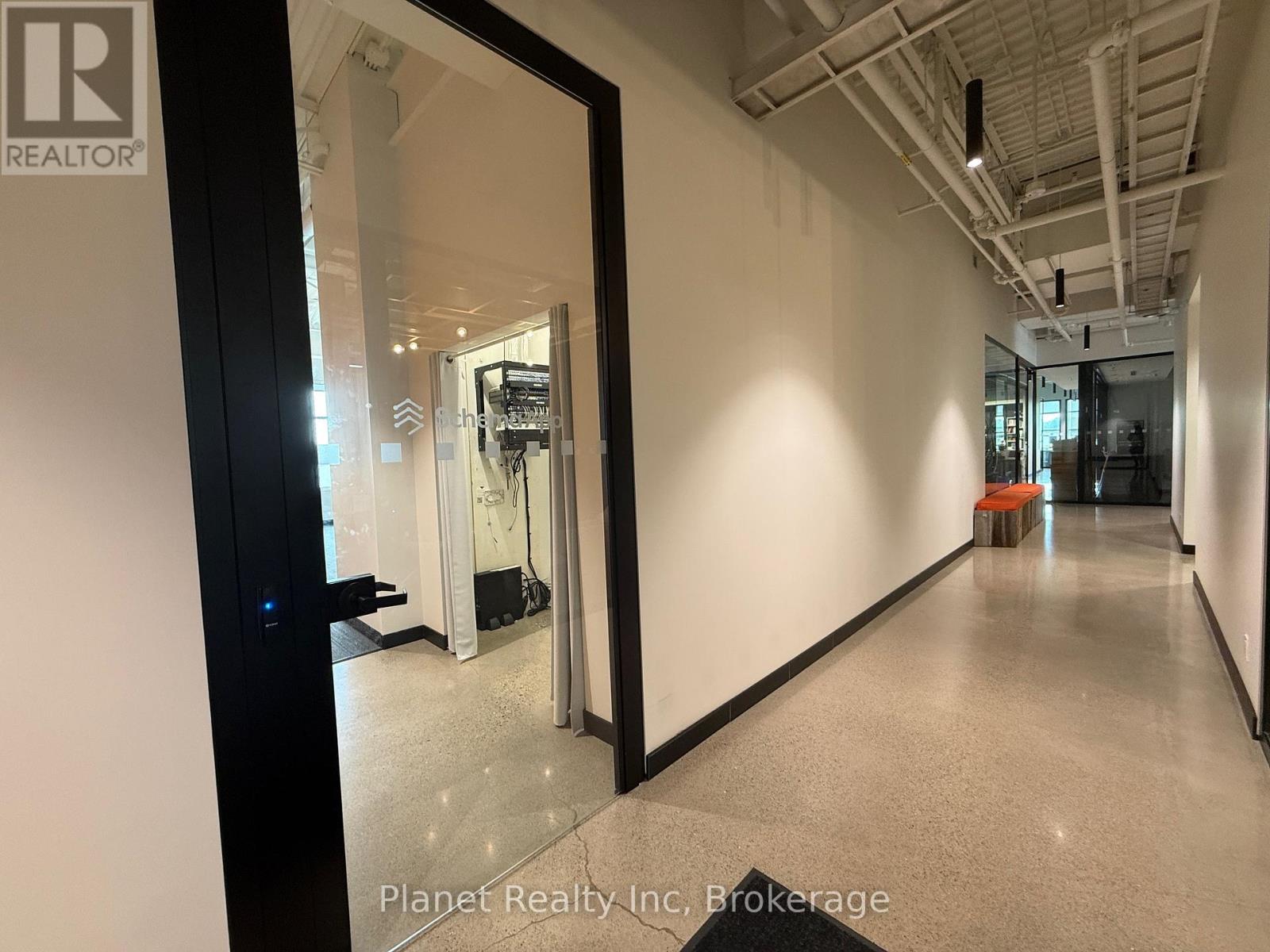 201 - 412 Laird Road, Guelph, Ontario N1G 3X7 - Photo 7 - X12585530