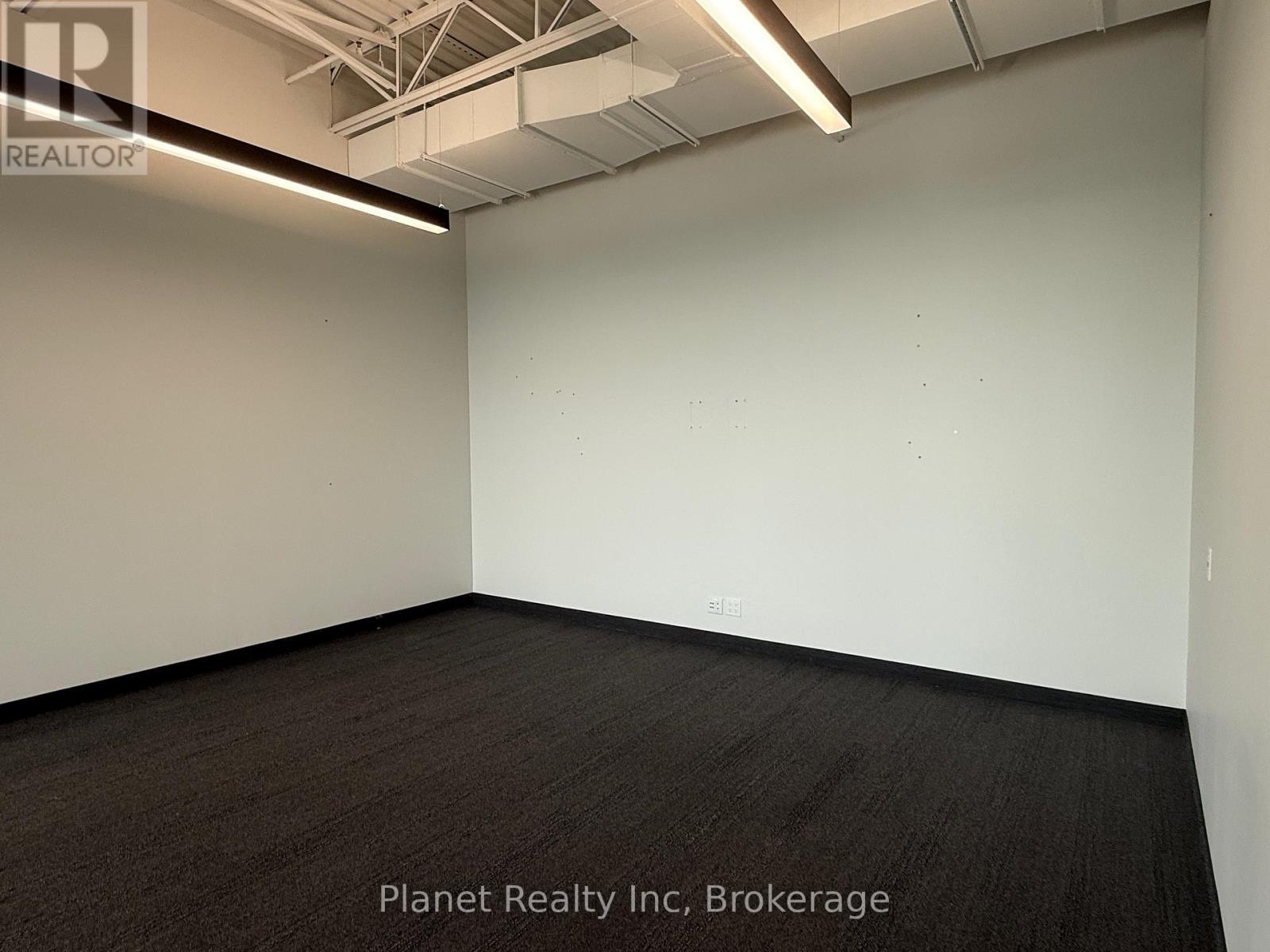 201 - 412 Laird Road, Guelph, Ontario N1G 3X7 - Photo 9 - X12585530