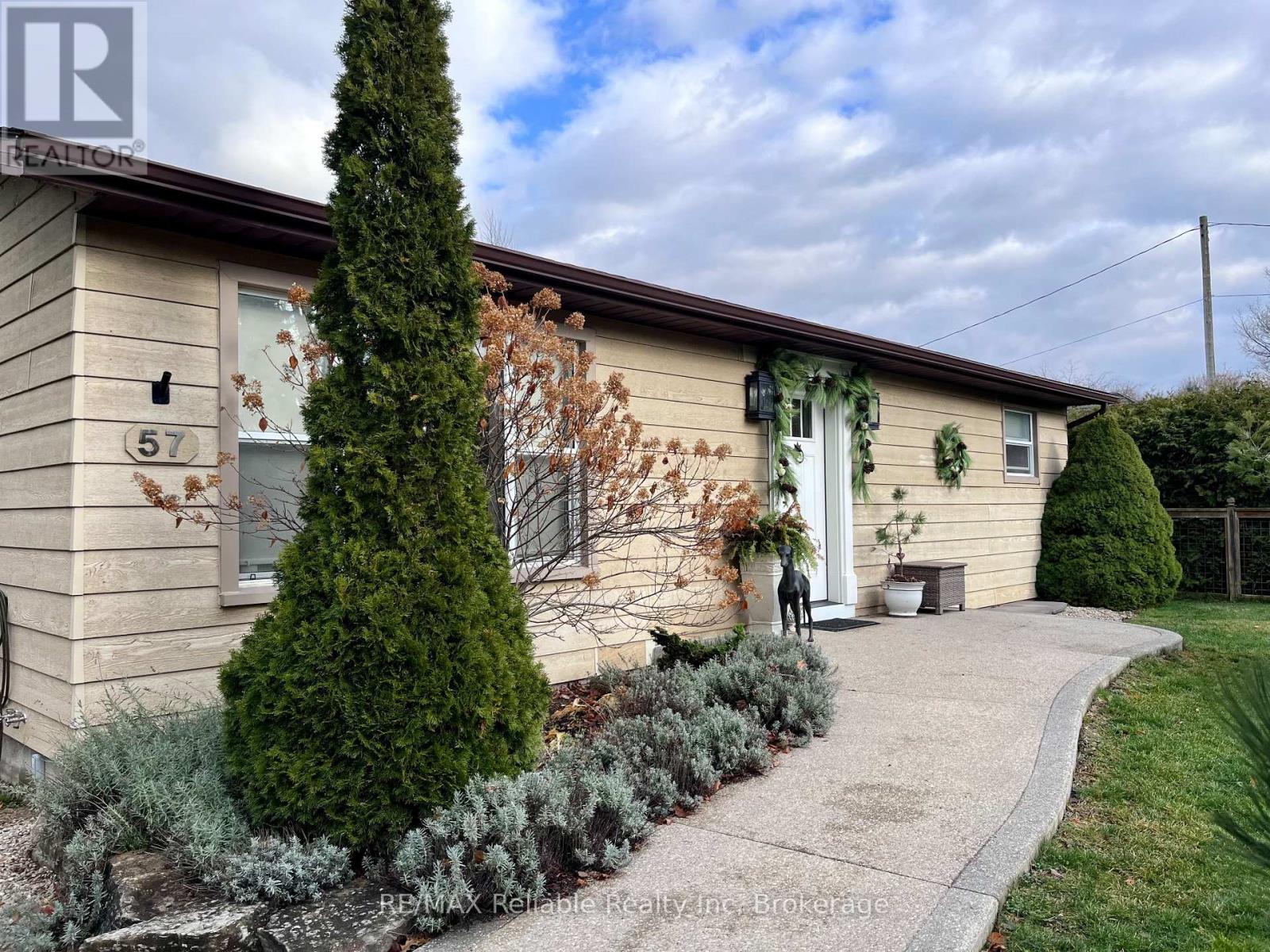 57 Cameron Street, Bluewater, Ontario  N0M 1G0 - Photo 5 - X12585540