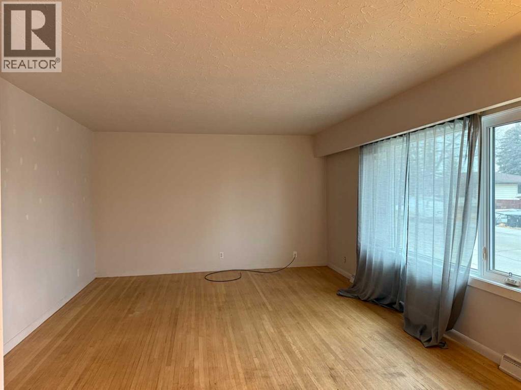 3203 9 Street Nw, Calgary, Alberta  T2K 1H1 - Photo 3 - A2272574