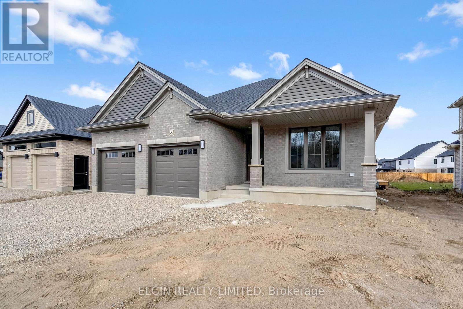 8 Hartland Circle, St. Thomas, Ontario  N5R 0P2 - Photo 2 - X12585548