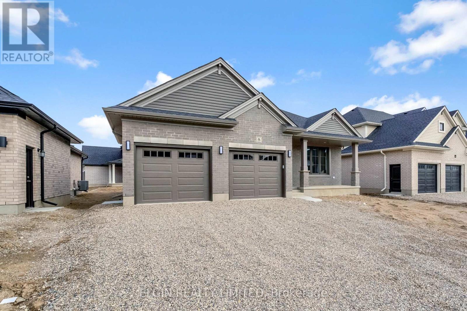 8 Hartland Circle, St. Thomas, Ontario  N5R 0P2 - Photo 3 - X12585548