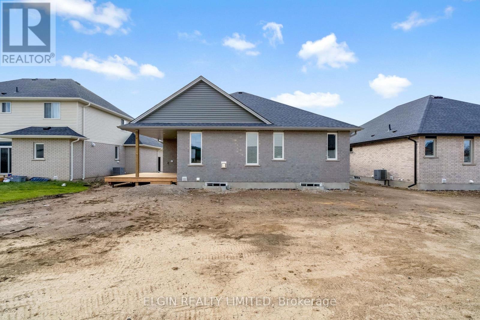 8 Hartland Circle, St. Thomas, Ontario  N5R 0P2 - Photo 6 - X12585548