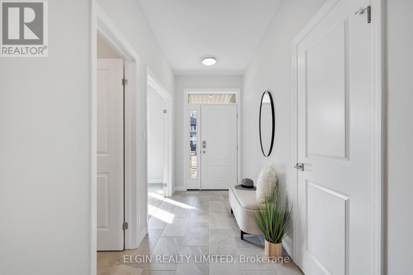 8 Hartland Circle, St. Thomas, Ontario  N5R 0P2 - Photo 7 - X12585548