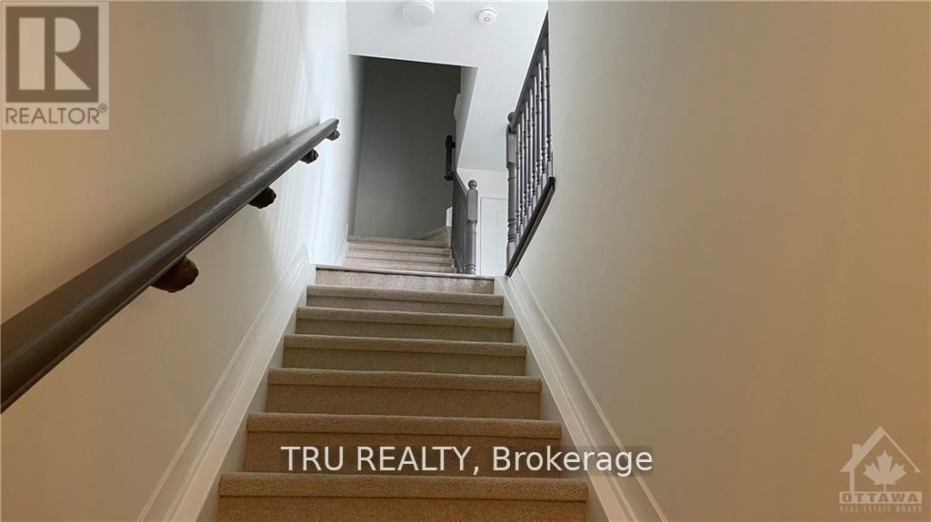 956 Chapman Mills Drive, Ottawa, Ontario  K2J 7J5 - Photo 3 - X12585446