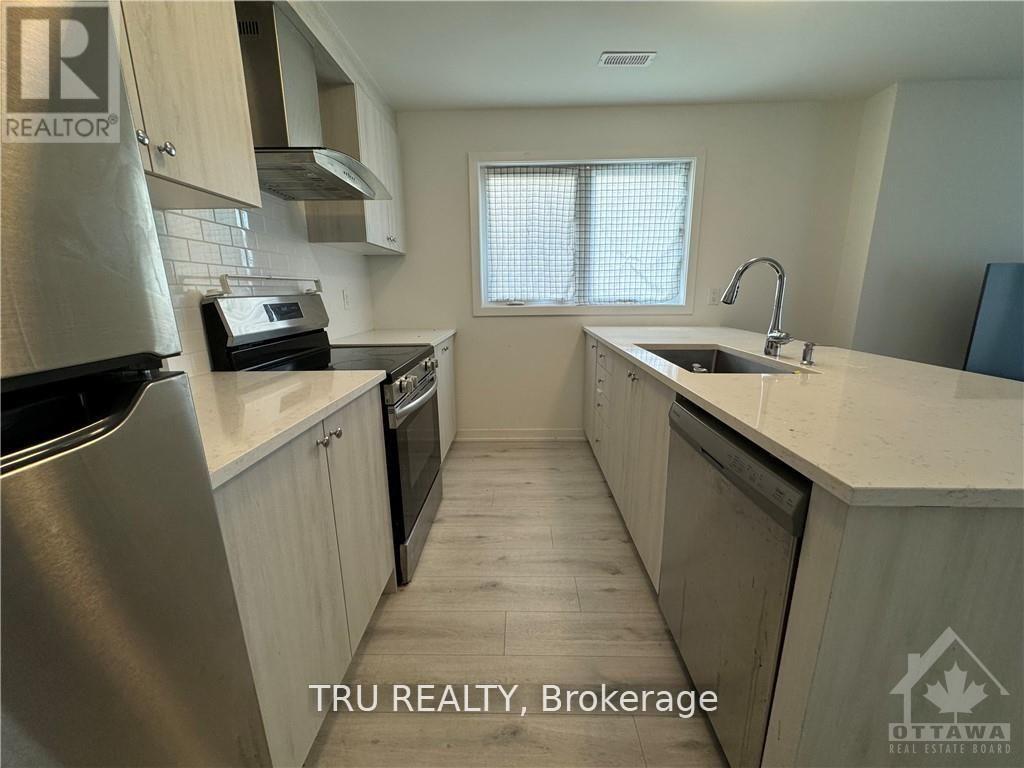 956 Chapman Mills Drive, Ottawa, Ontario  K2J 7J5 - Photo 8 - X12585446