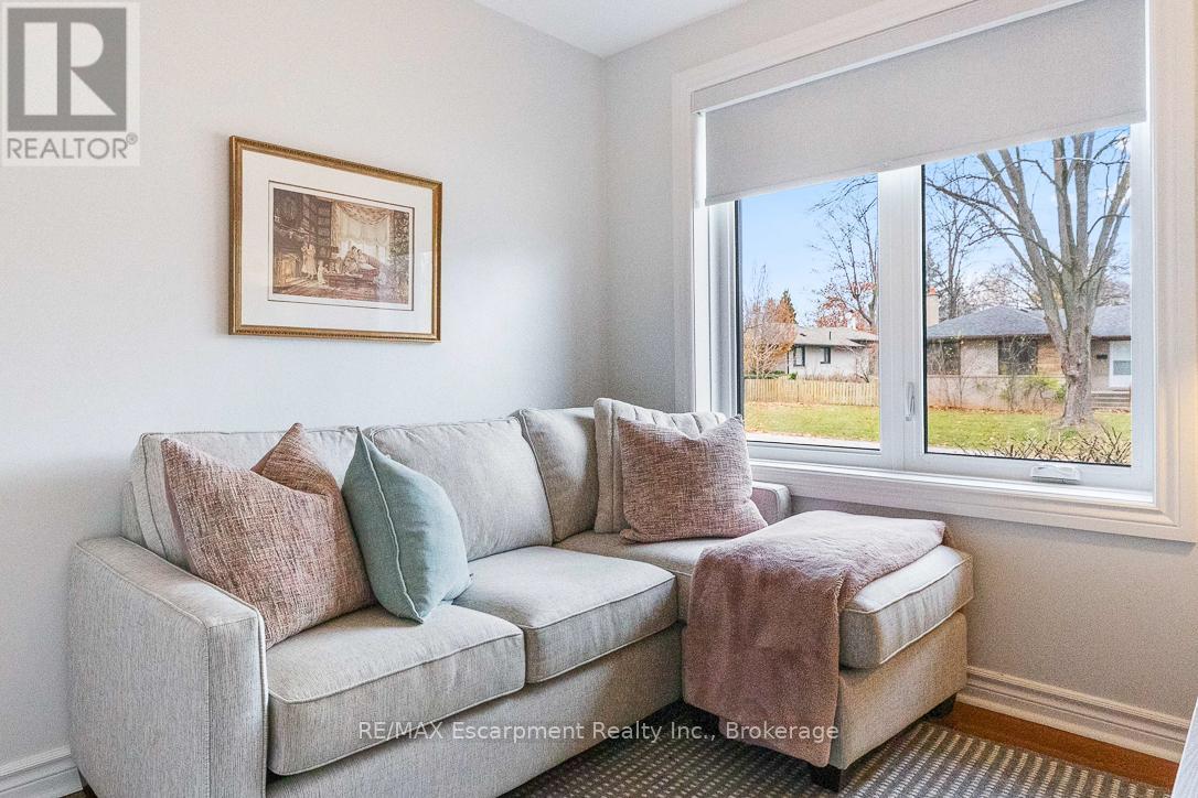 68 Glenmanor Drive N, Oakville, Ontario  L6K 2B4 - Photo 23 - W12585556