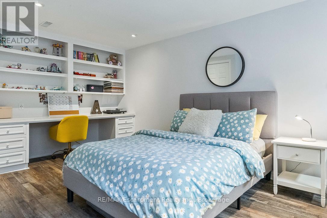 68 Glenmanor Drive N, Oakville, Ontario  L6K 2B4 - Photo 34 - W12585556