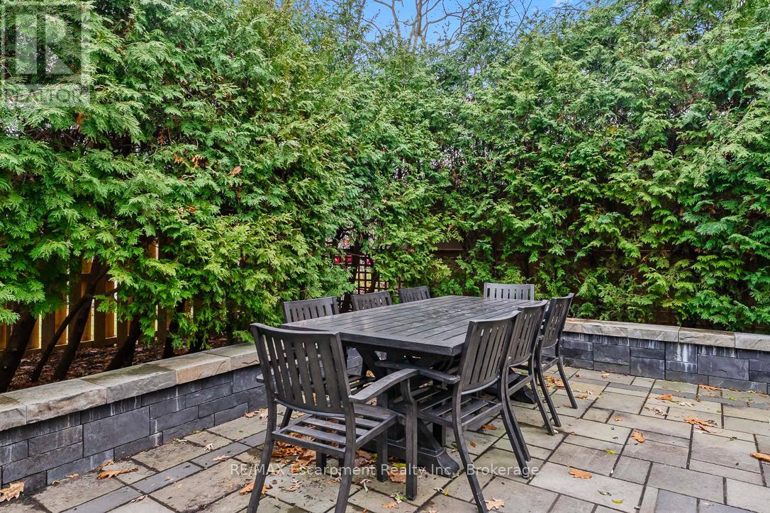 68 Glenmanor Drive N, Oakville, Ontario  L6K 2B4 - Photo 43 - W12585556