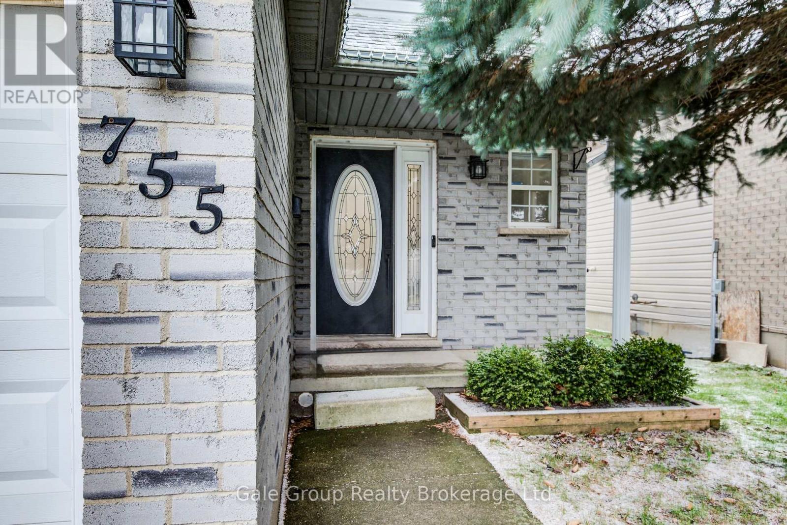 755 Southwood Way, Woodstock, Ontario  N4V 1G5 - Photo 2 - X12585442