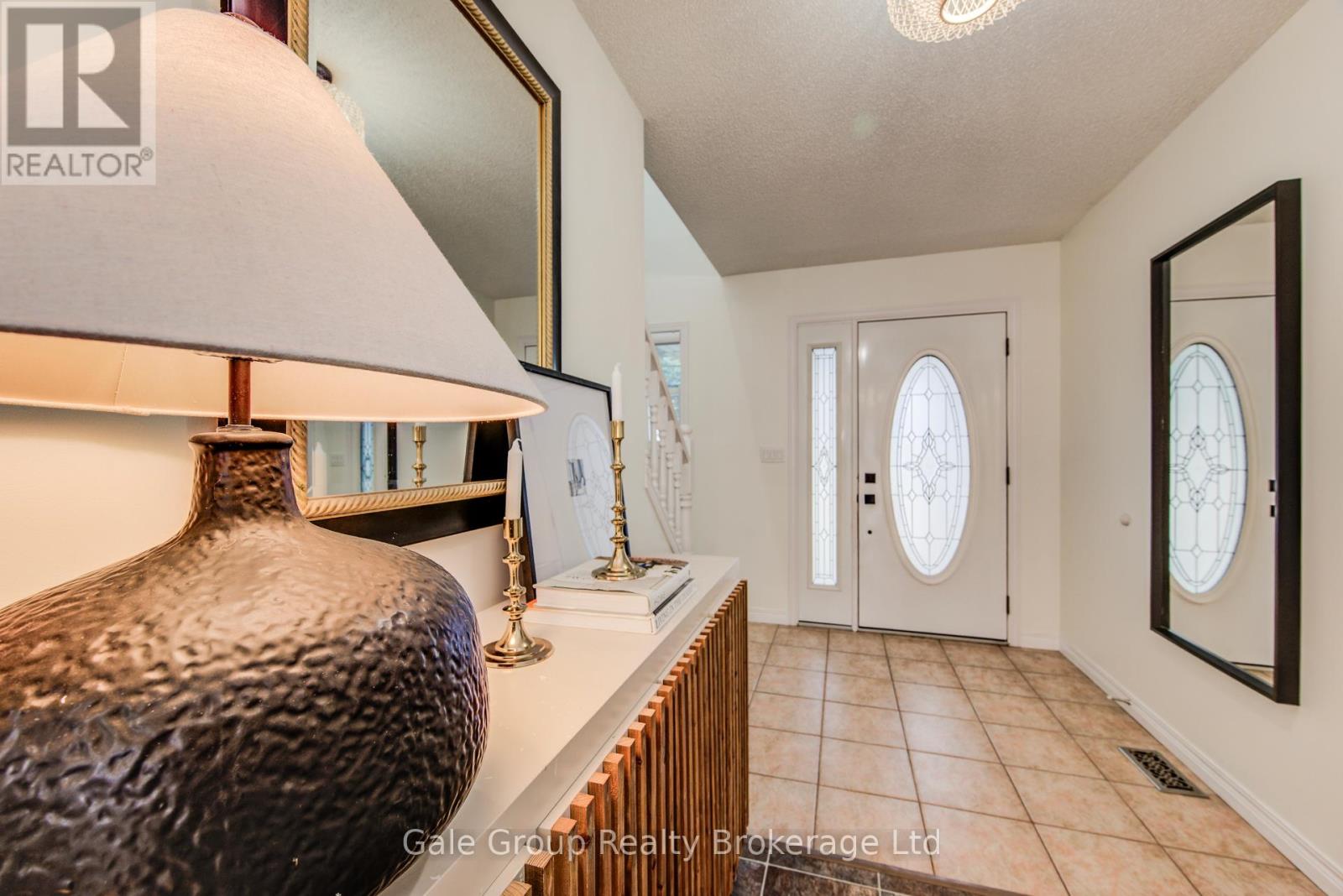 755 Southwood Way, Woodstock, Ontario  N4V 1G5 - Photo 7 - X12585442