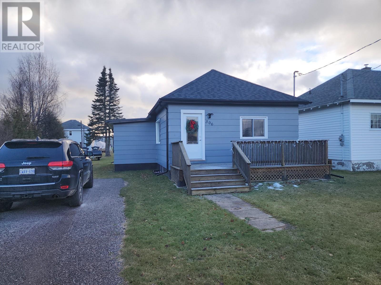 306 Ontario St, Schreiber, Ontario  P0T 2S0 - Photo 1 - TB253578