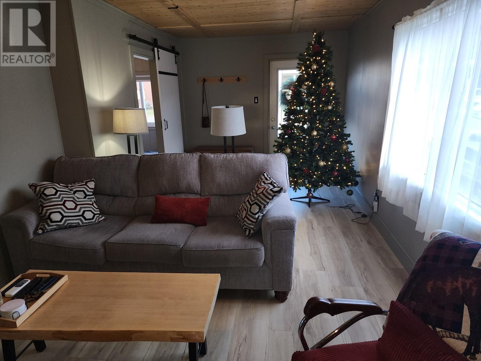 306 Ontario St, Schreiber, Ontario  P0T 2S0 - Photo 12 - TB253578