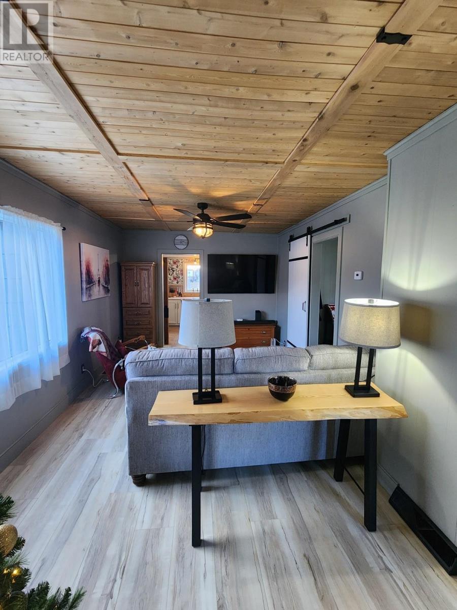 306 Ontario St, Schreiber, Ontario  P0T 2S0 - Photo 3 - TB253578