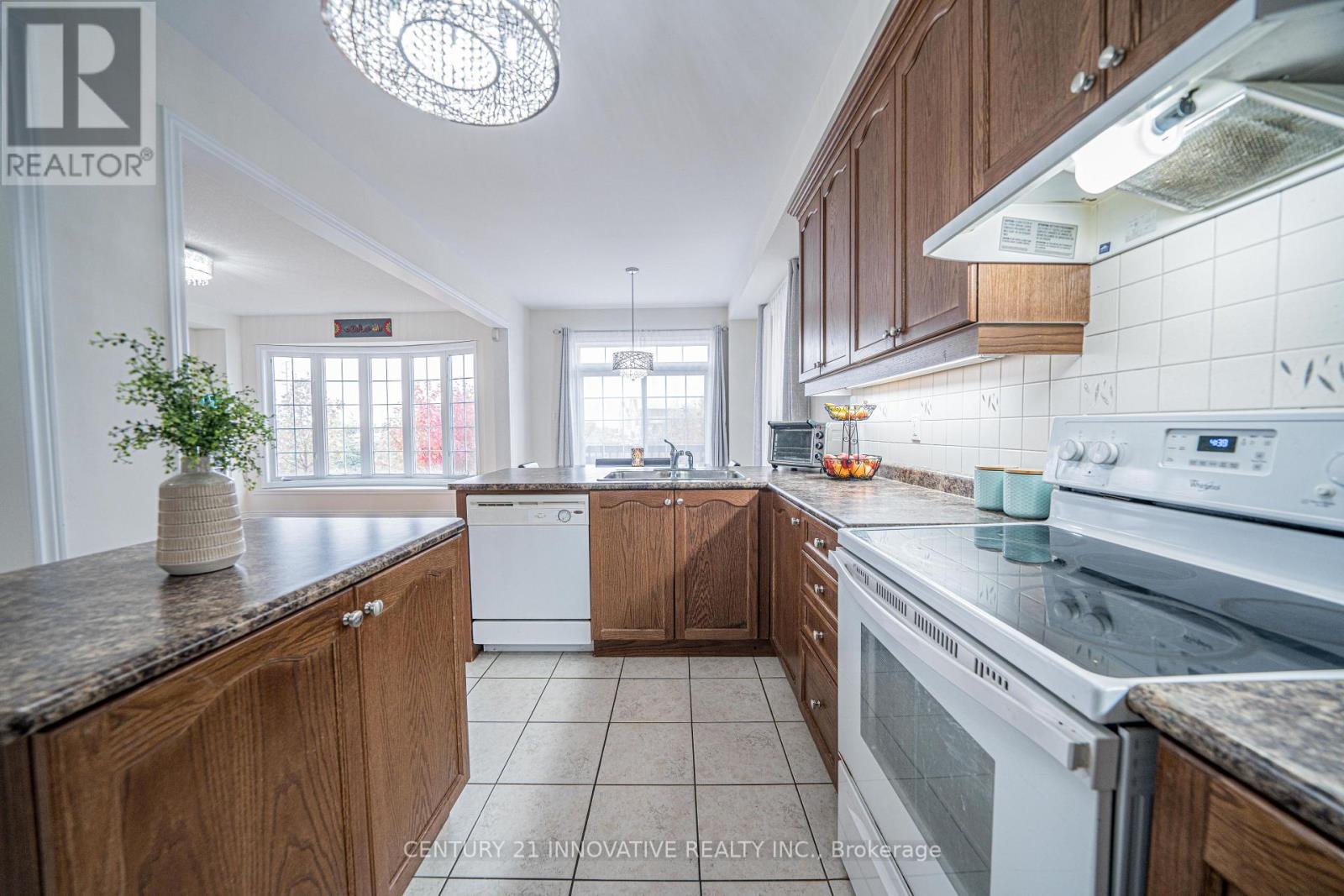 50 Everingham Circle, Brampton, Ontario  L6R 0R7 - Photo 12 - W12585384