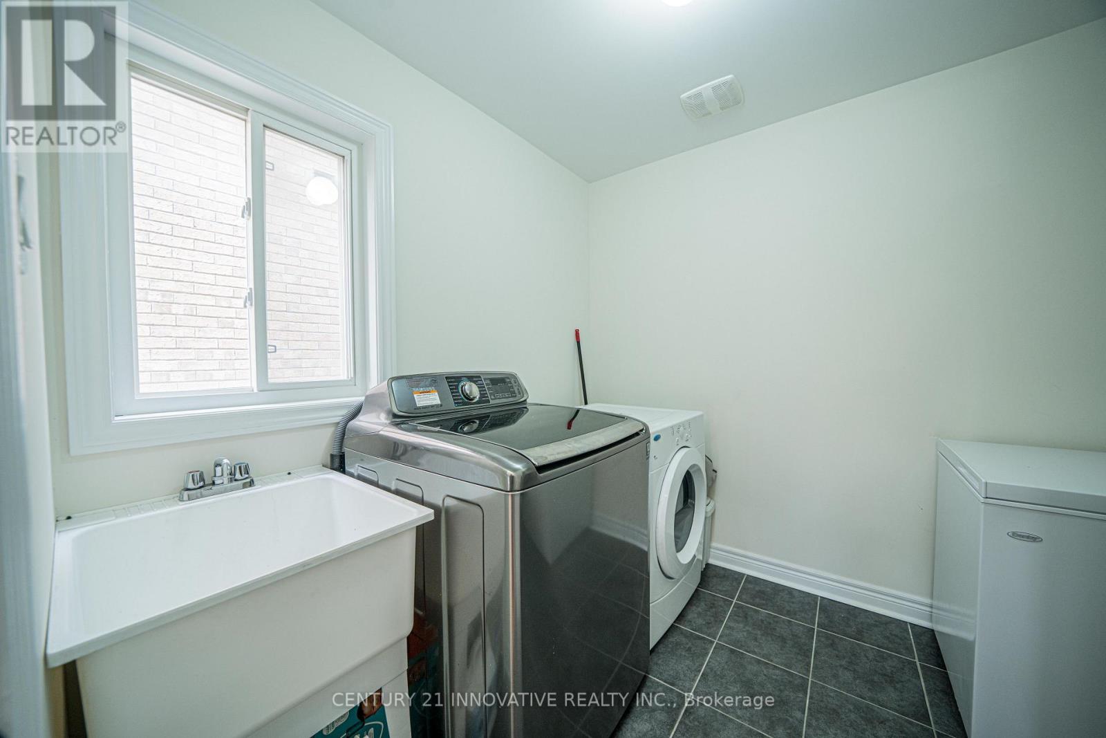 50 Everingham Circle, Brampton, Ontario  L6R 0R7 - Photo 15 - W12585384