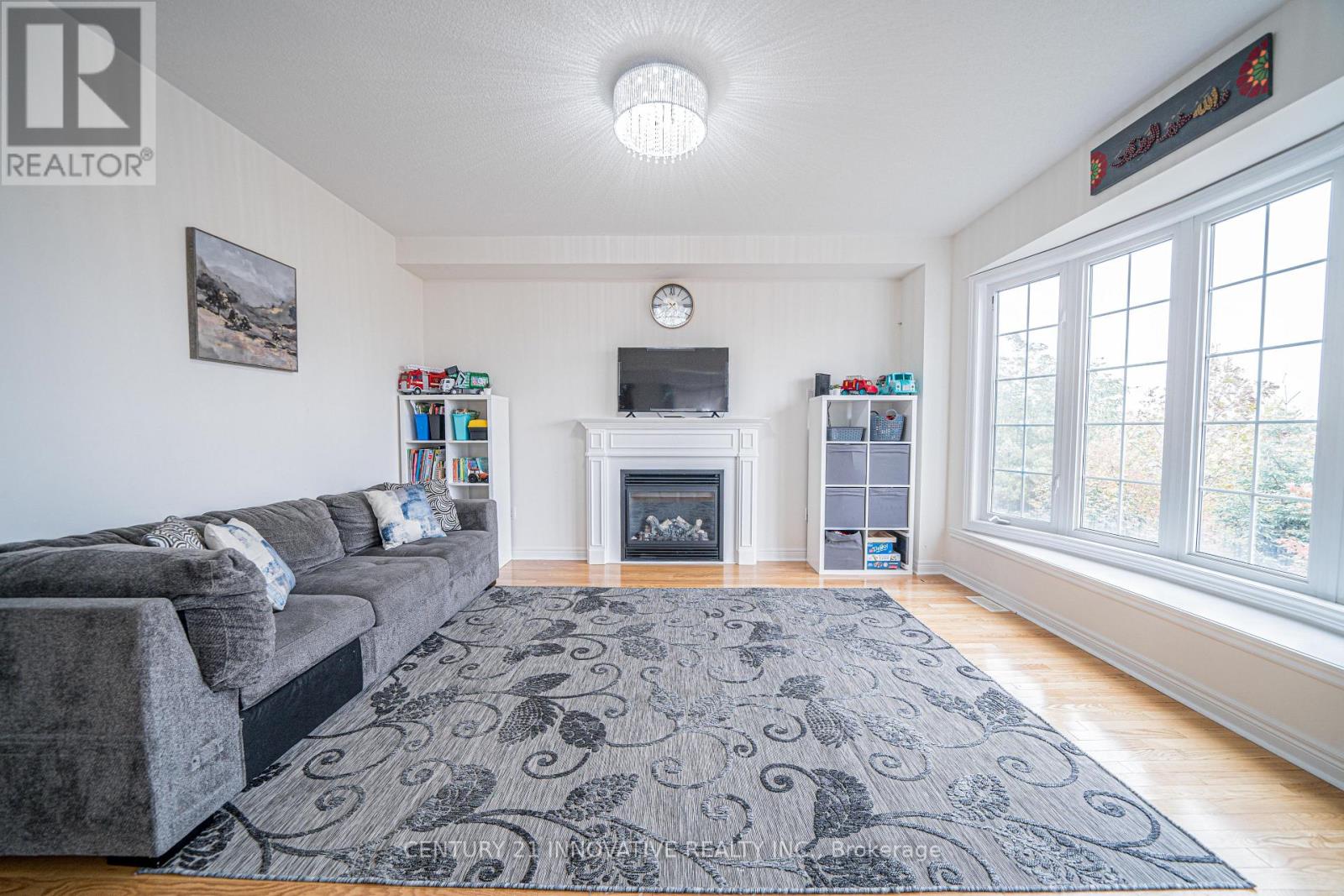 50 Everingham Circle, Brampton, Ontario  L6R 0R7 - Photo 3 - W12585384