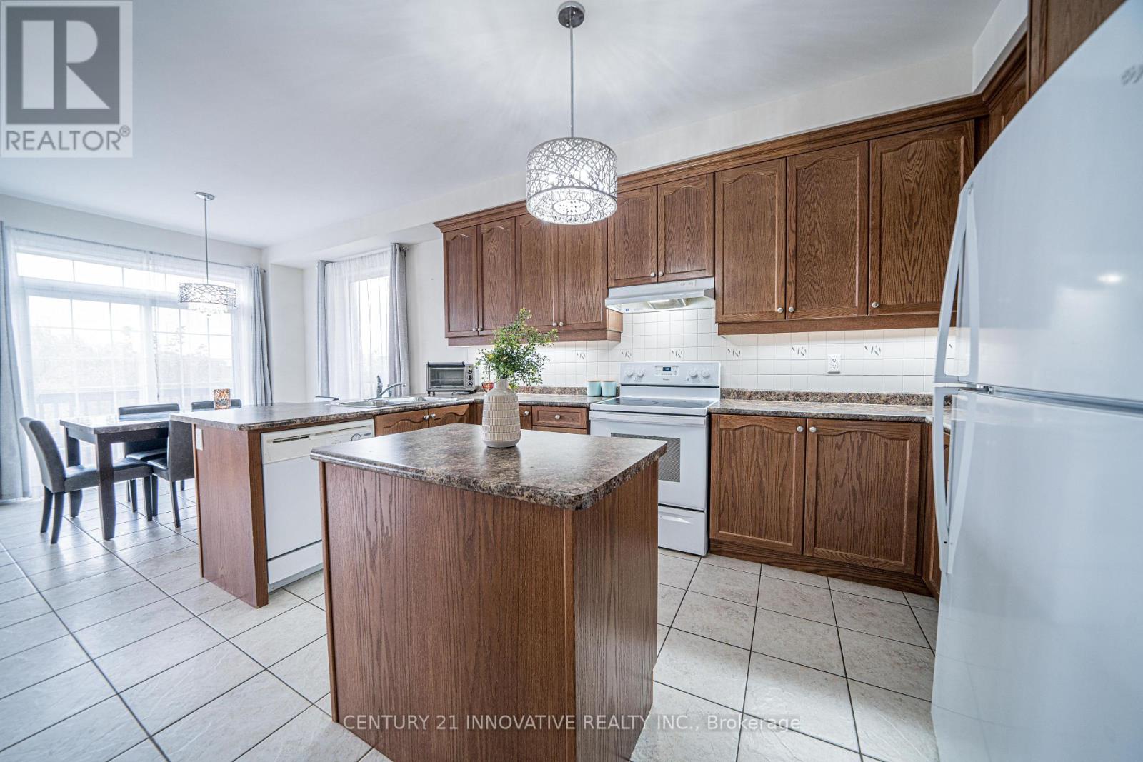 50 Everingham Circle, Brampton, Ontario  L6R 0R7 - Photo 9 - W12585384