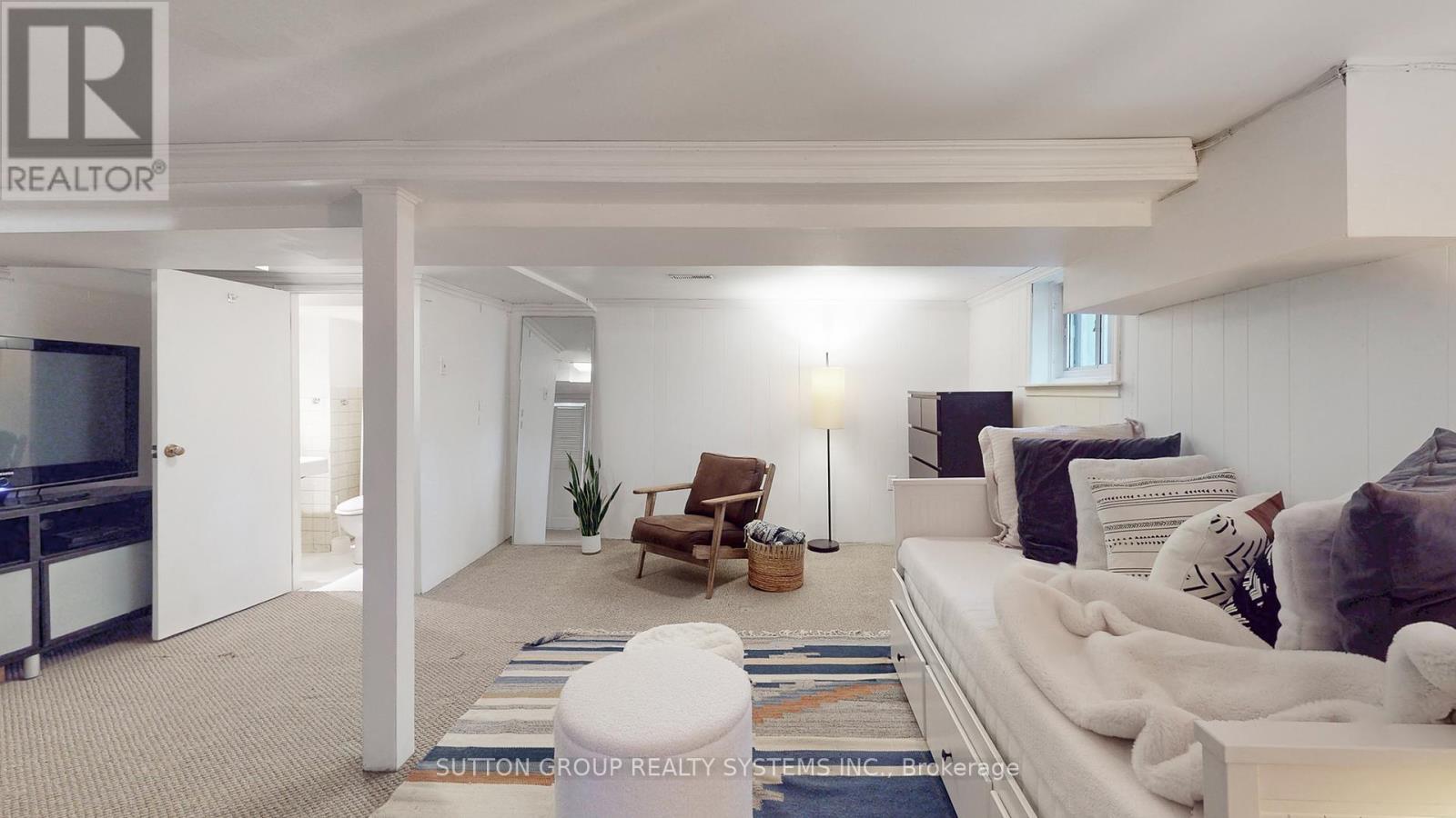 51 Juliet Crescent, Toronto, Ontario  M6M 1N5 - Photo 17 - W12585390