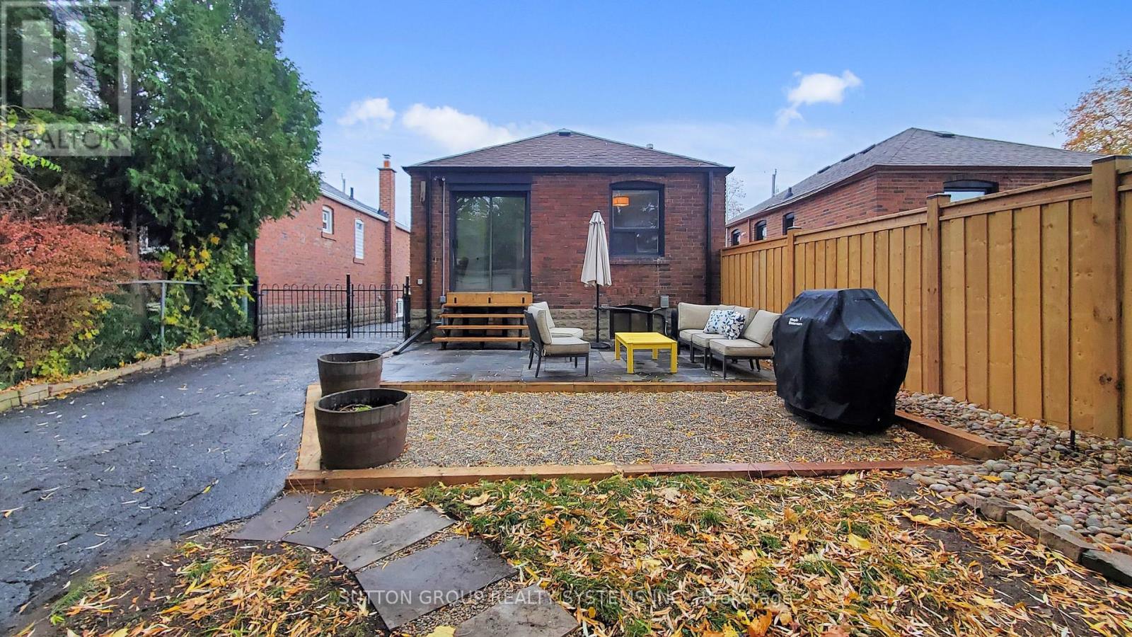 51 Juliet Crescent, Toronto, Ontario  M6M 1N5 - Photo 19 - W12585390