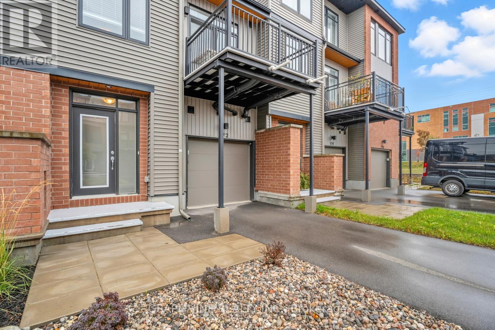 172 Visor Private, Ottawa, Ontario  K2V 0S6 - Photo 3 - X12454713