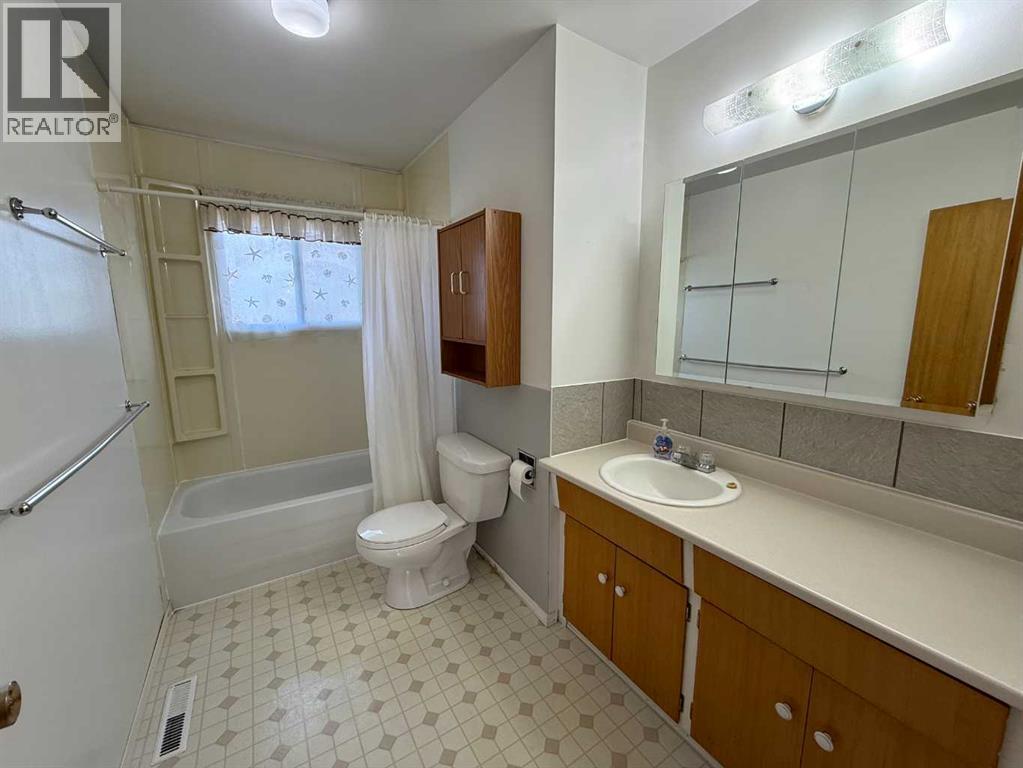 4413 43 Street, Ponoka, Alberta  T4J 1B8 - Photo 8 - A2260326