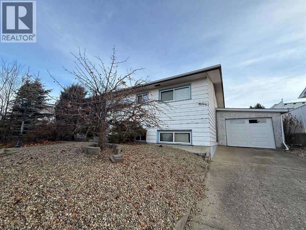 4413 43 Street, Ponoka, Alberta  T4J 1B8 - Photo 2 - A2260326