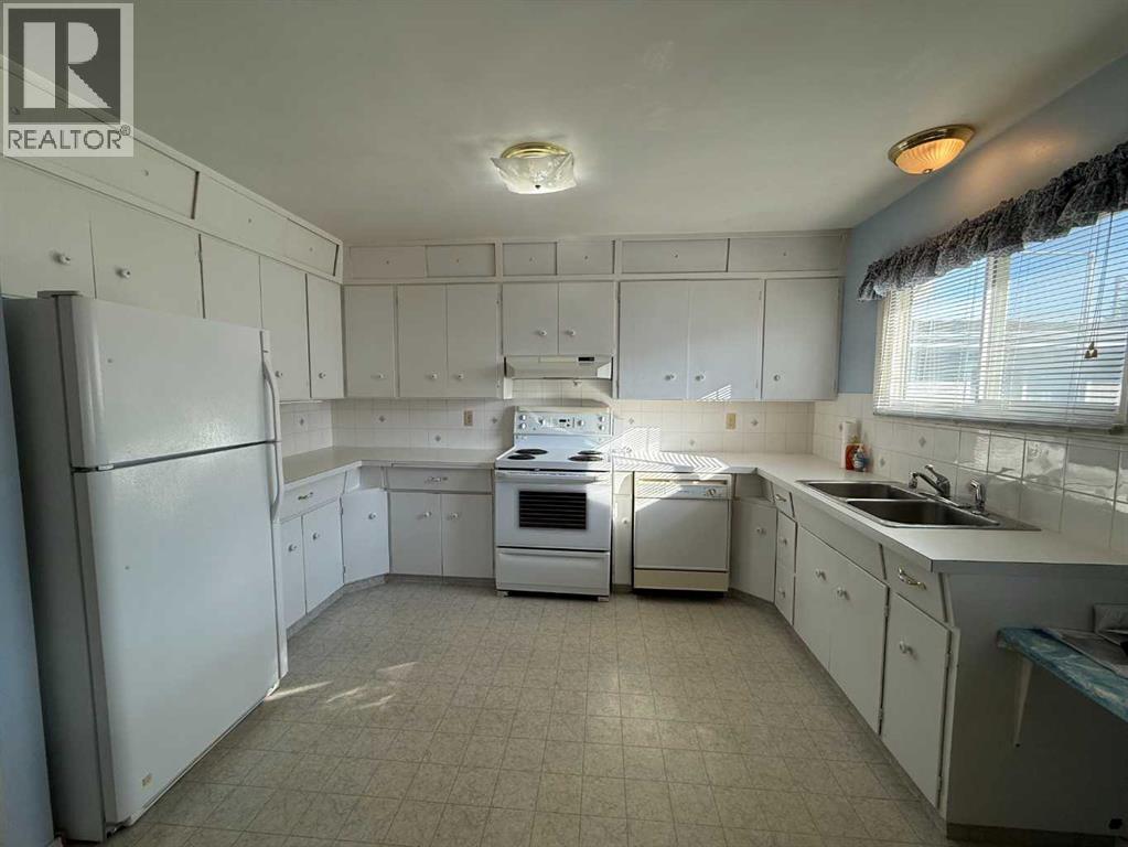 4413 43 Street, Ponoka, Alberta  T4J 1B8 - Photo 4 - A2260326