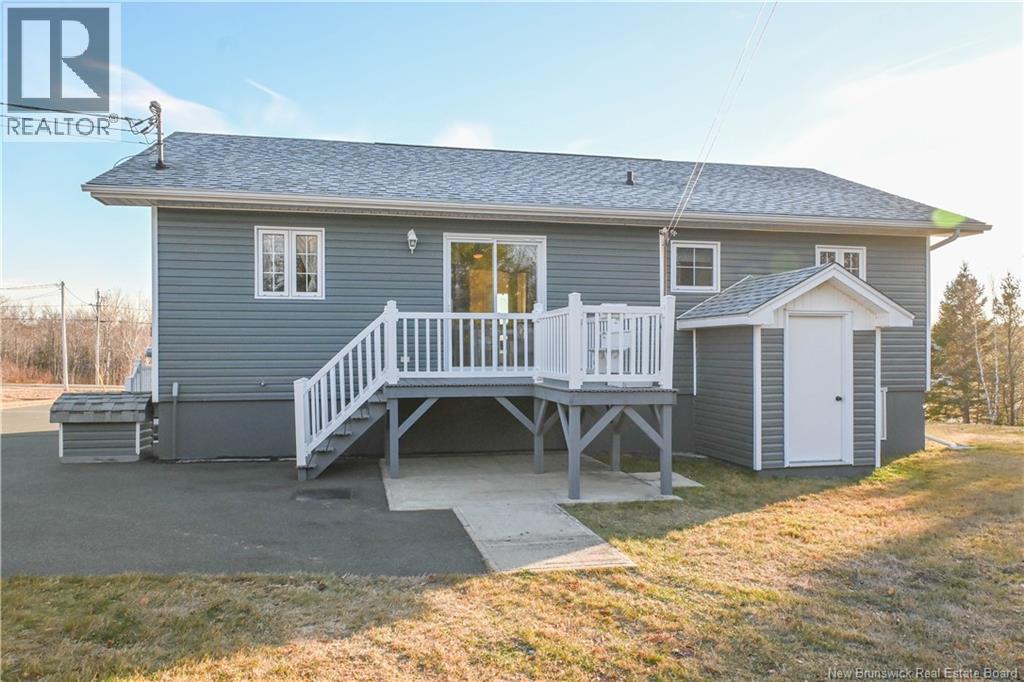 37 Rue Saint-Pierre Street, Rivière-À-La-Truite, New Brunswick E1X 3L6 - Photo 4 - NB130750