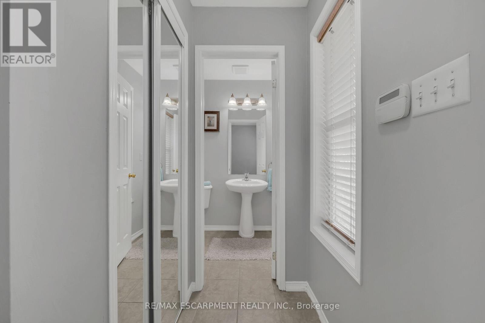 68 Powell Drive, Hamilton, Ontario  L0R 1C0 - Photo 26 - X12585394