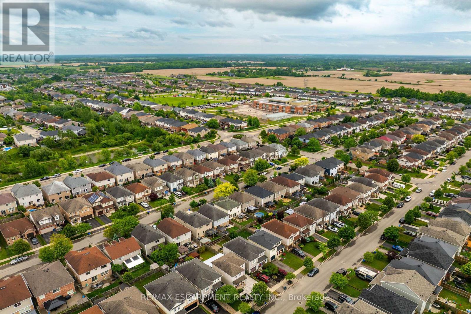 68 Powell Drive, Hamilton, Ontario  L0R 1C0 - Photo 48 - X12585394