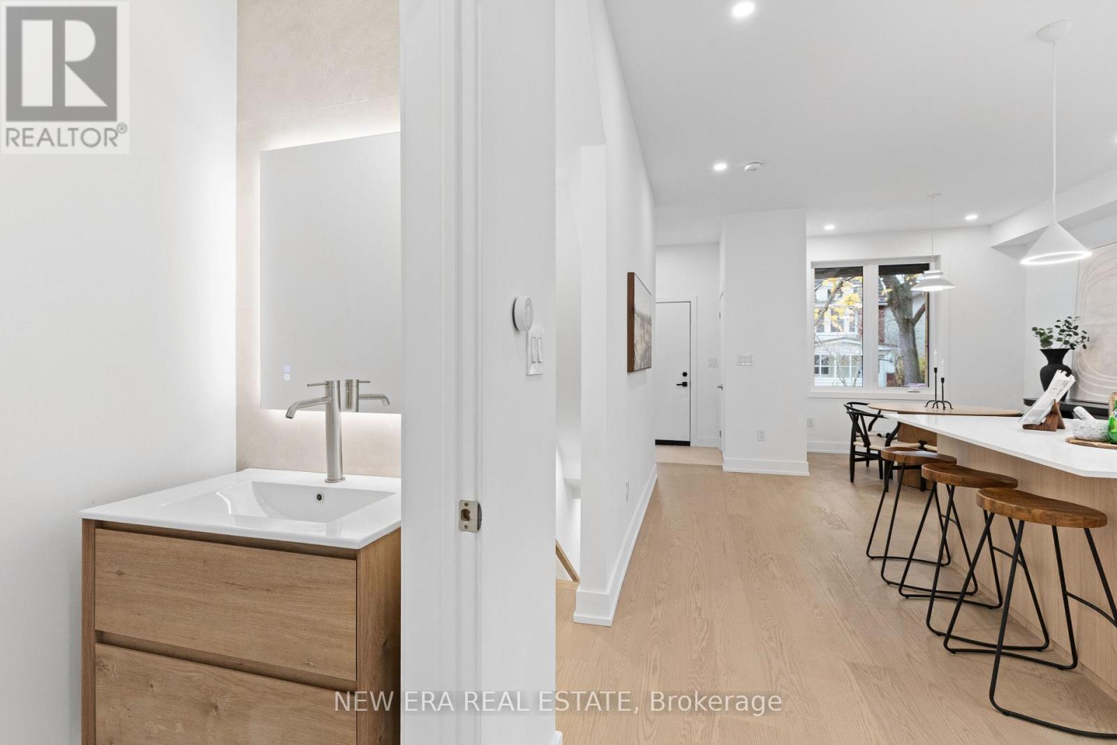 148 Rhodes Avenue, Toronto, Ontario  M4L 3A1 - Photo 12 - E12582694