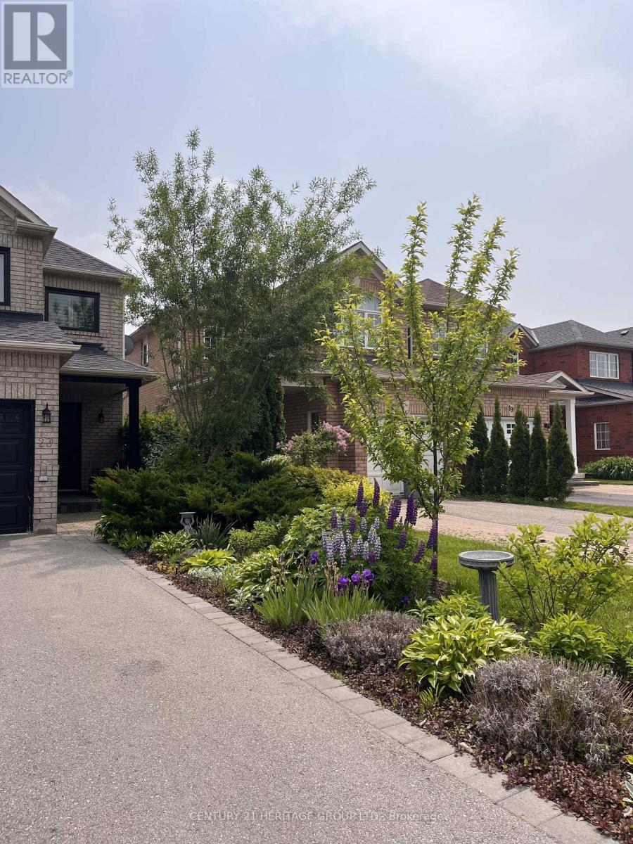 23 Long Point Drive, Richmond Hill, Ontario  L4E 3W9 - Photo 4 - N12582904