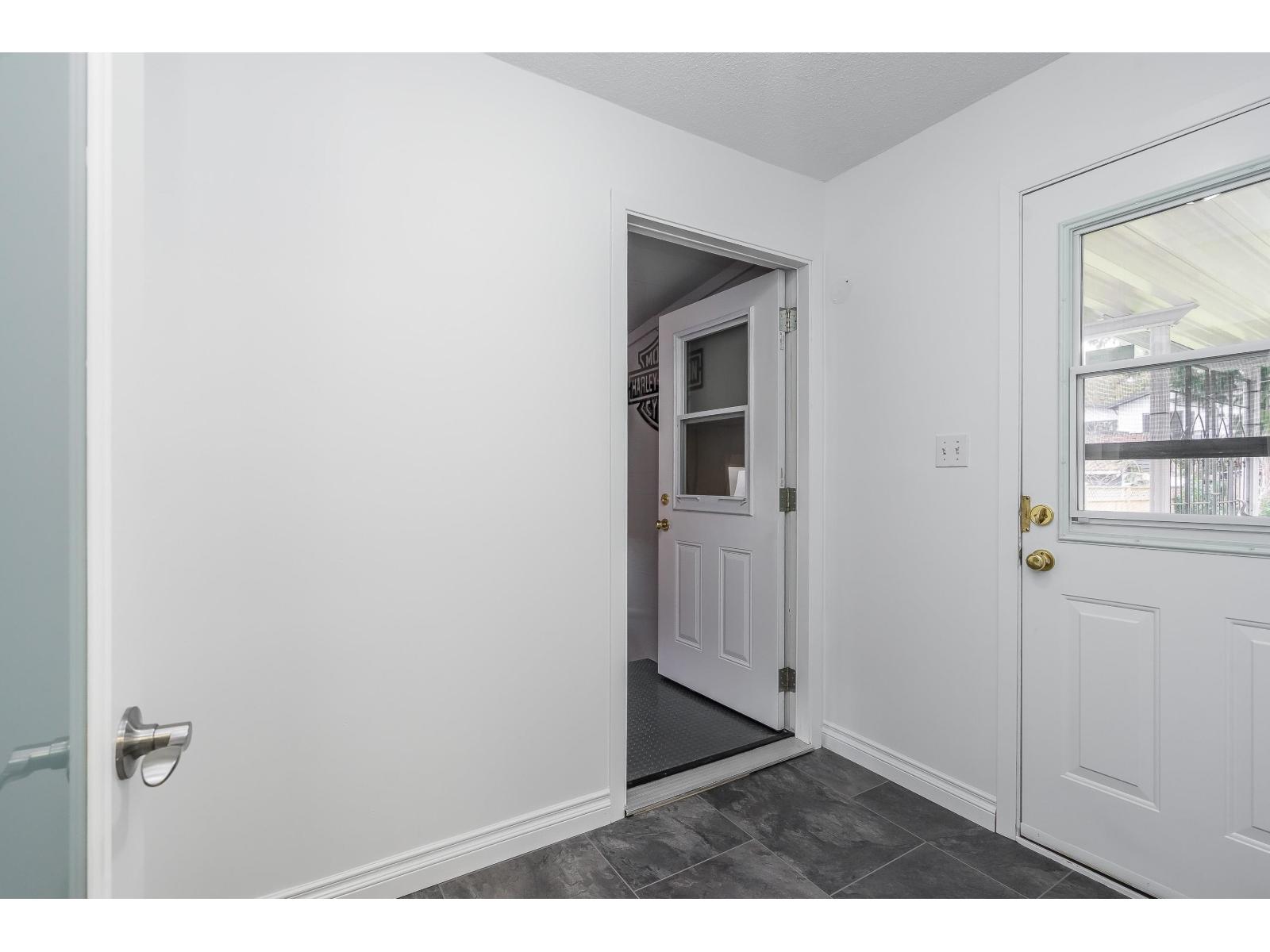 19891 43a Avenue, Langley, British Columbia  V3A 3C3 - Photo 18 - R3070563