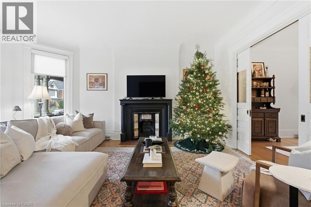 141 Markland Street, Hamilton, Ontario  L8P 2K3 - Photo 7 - 40787824