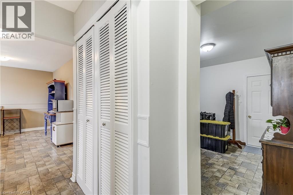 2420 Maryvale Court, Burlington, Ontario  L7P 2P2 - Photo 16 - 40790985