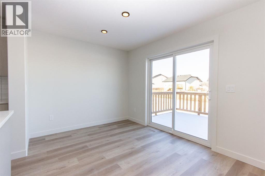 260 Augustus Way, Penhold, Alberta  T0M 1R0 - Photo 12 - A2272164