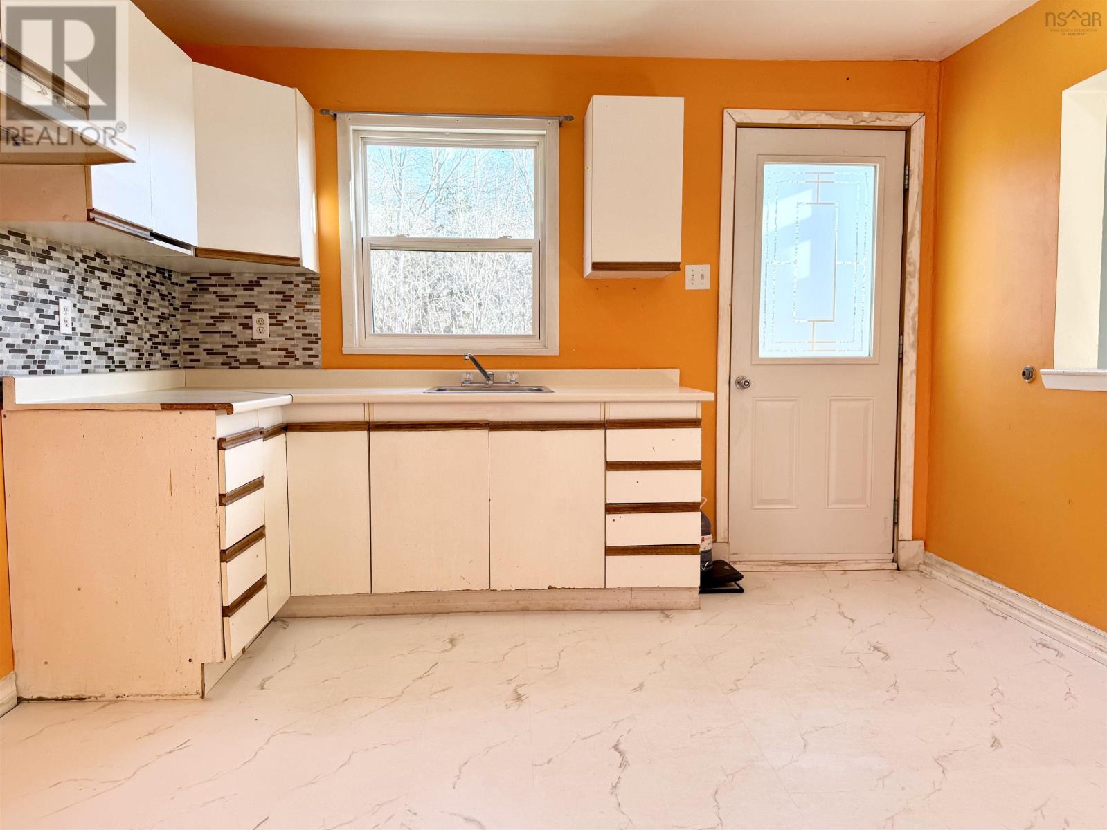 2693 Sackville Drive, Upper Sackville, Nova Scotia  B4E 3C3 - Photo 12 - 202528736