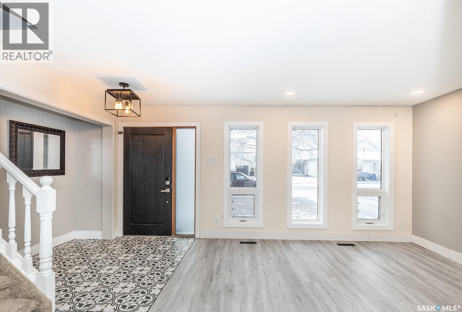 354 Allegretto Crescent, Saskatoon, Saskatchewan  S7K 6R5 - Photo 2 - SK024786