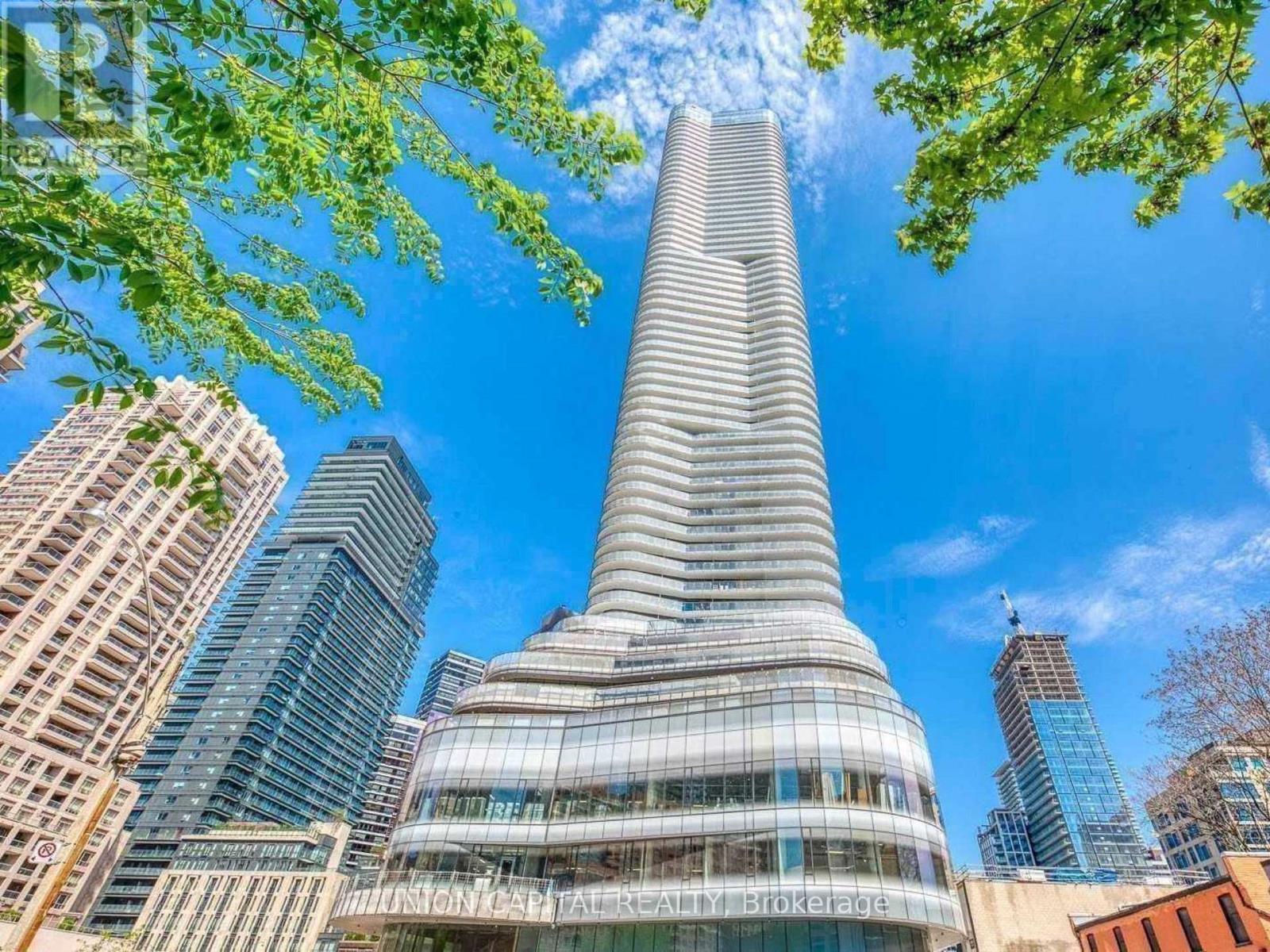 4909 - 11 WELLESLEY STREET W, Toronto, Ontario