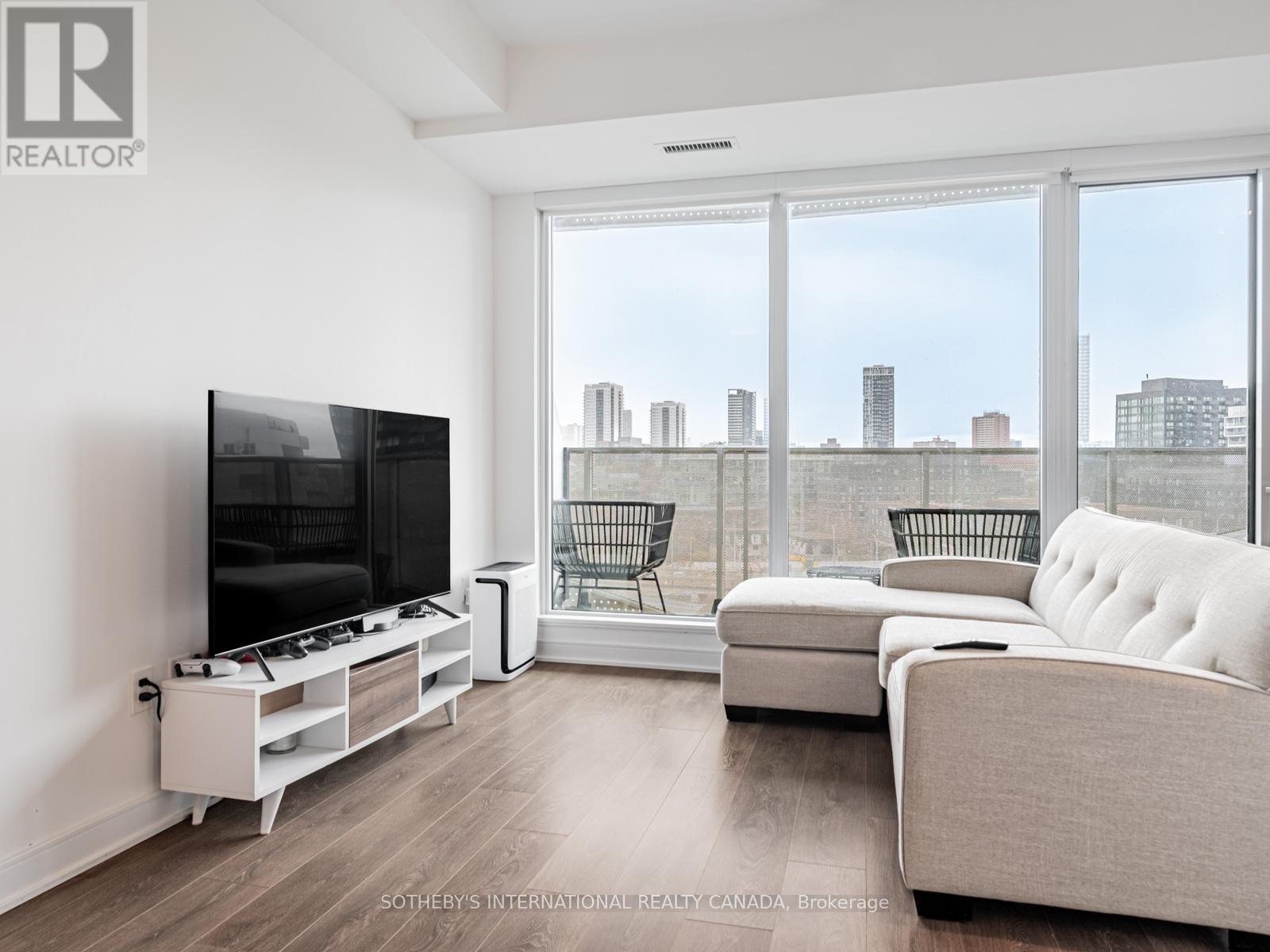 1018 - 60 Tannery Road, Toronto, Ontario  M5A 0S8 - Photo 2 - C12585522