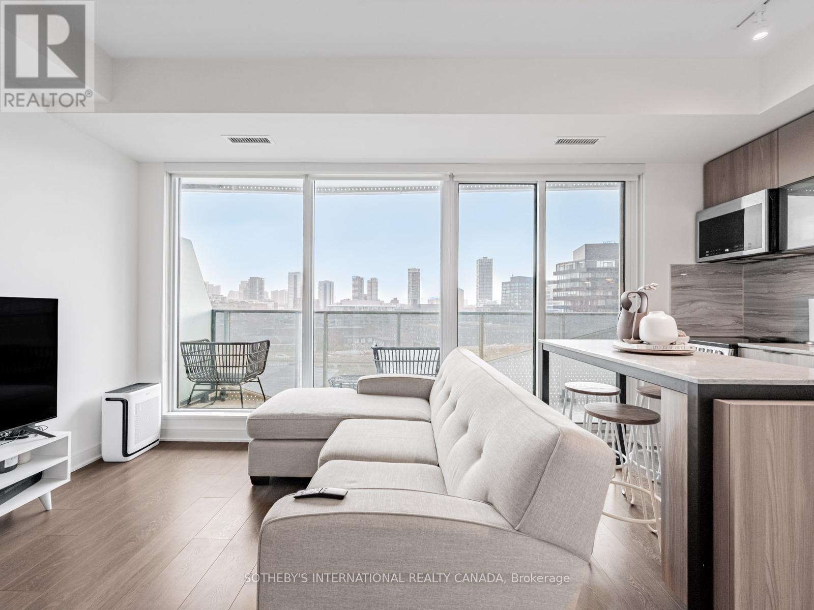 1018 - 60 Tannery Road, Toronto, Ontario  M5A 0S8 - Photo 4 - C12585522